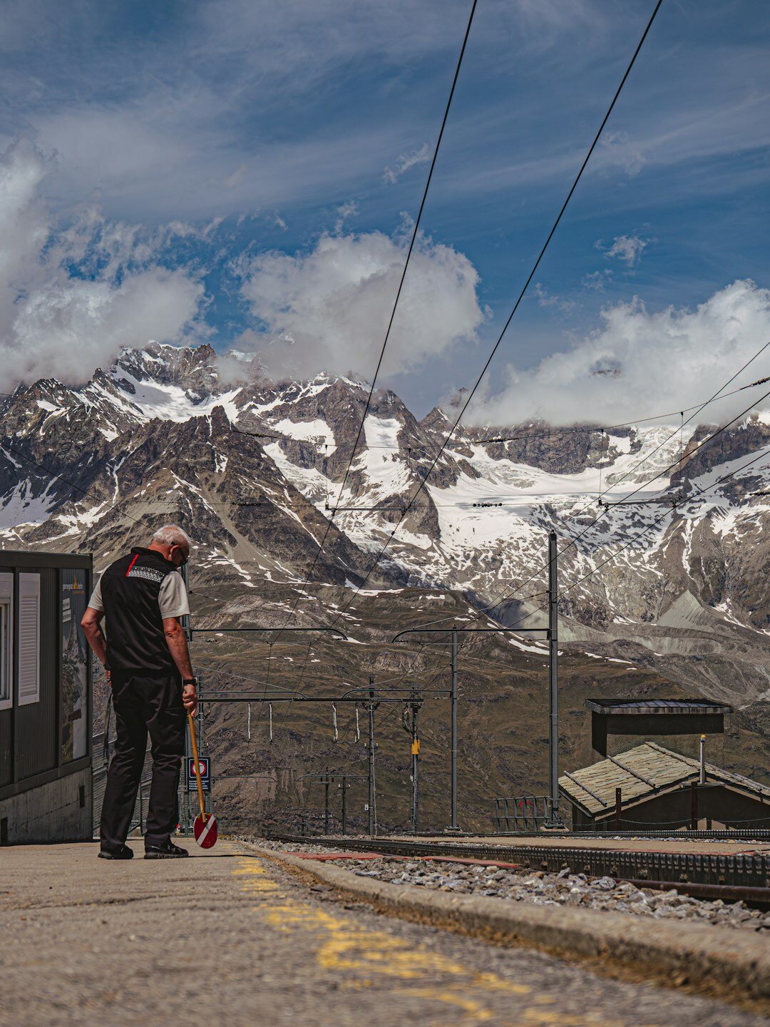 swiss investigators at work